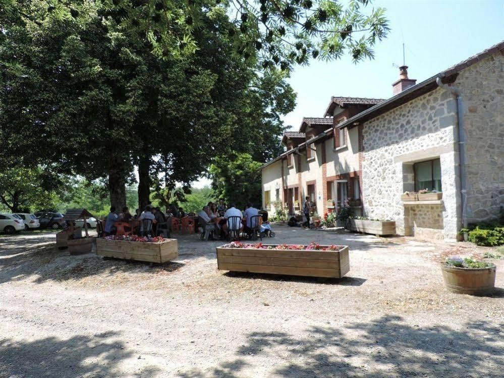 Auberge De La Normandie Junhac Exterior photo