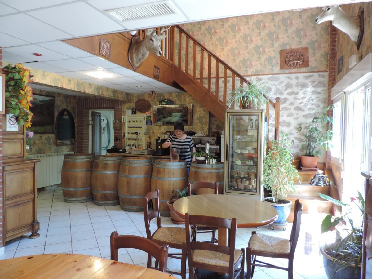 Auberge De La Normandie Junhac Exterior photo