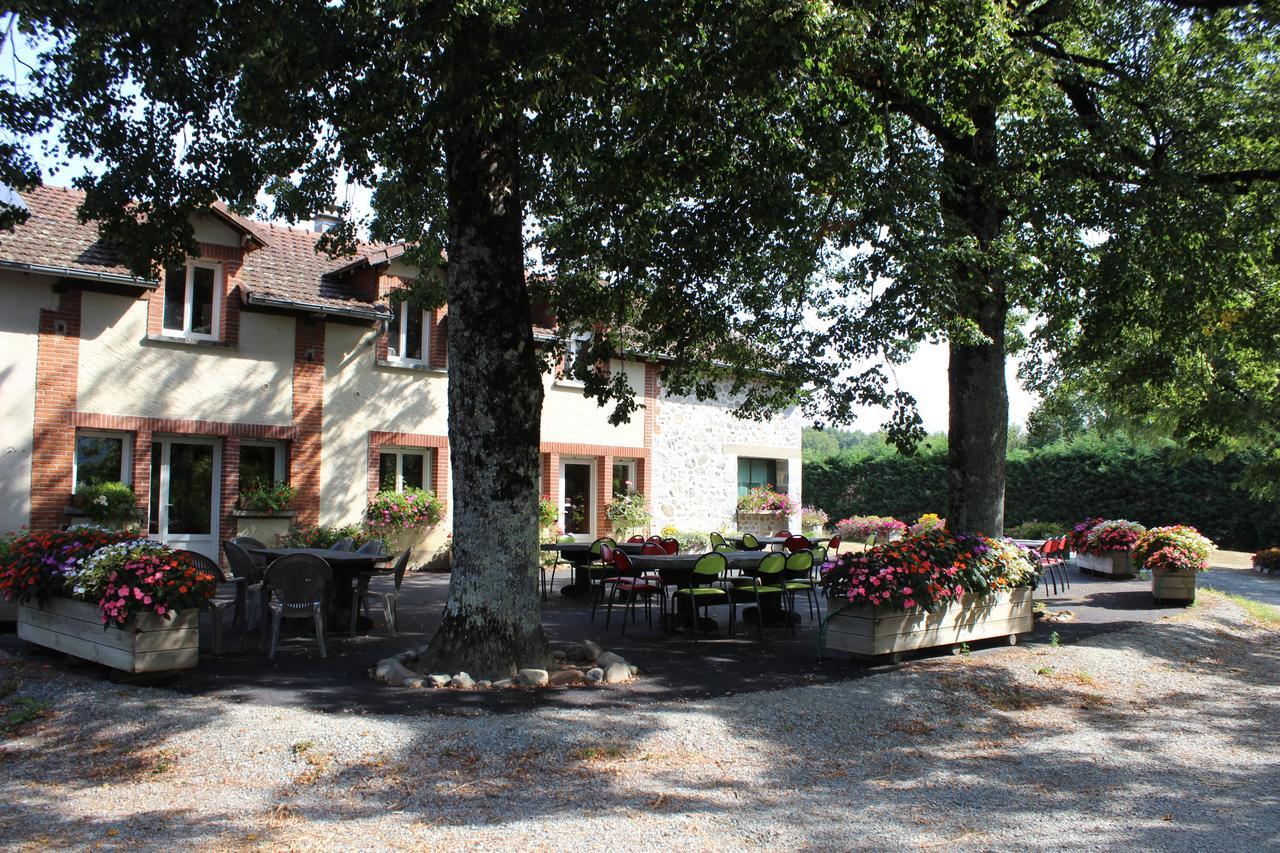 Auberge De La Normandie Junhac Exterior photo